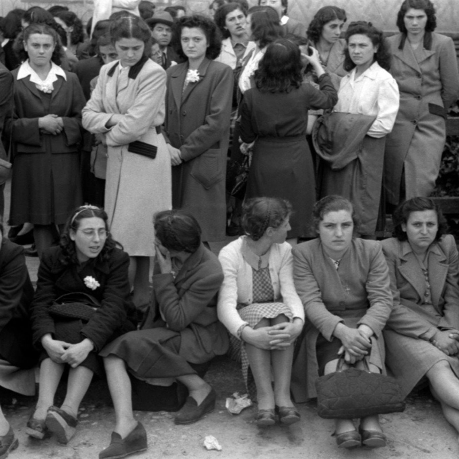 Le donne che votarono per la prima volta il 2 giugno 1946 negli scatti di Federico Patellani