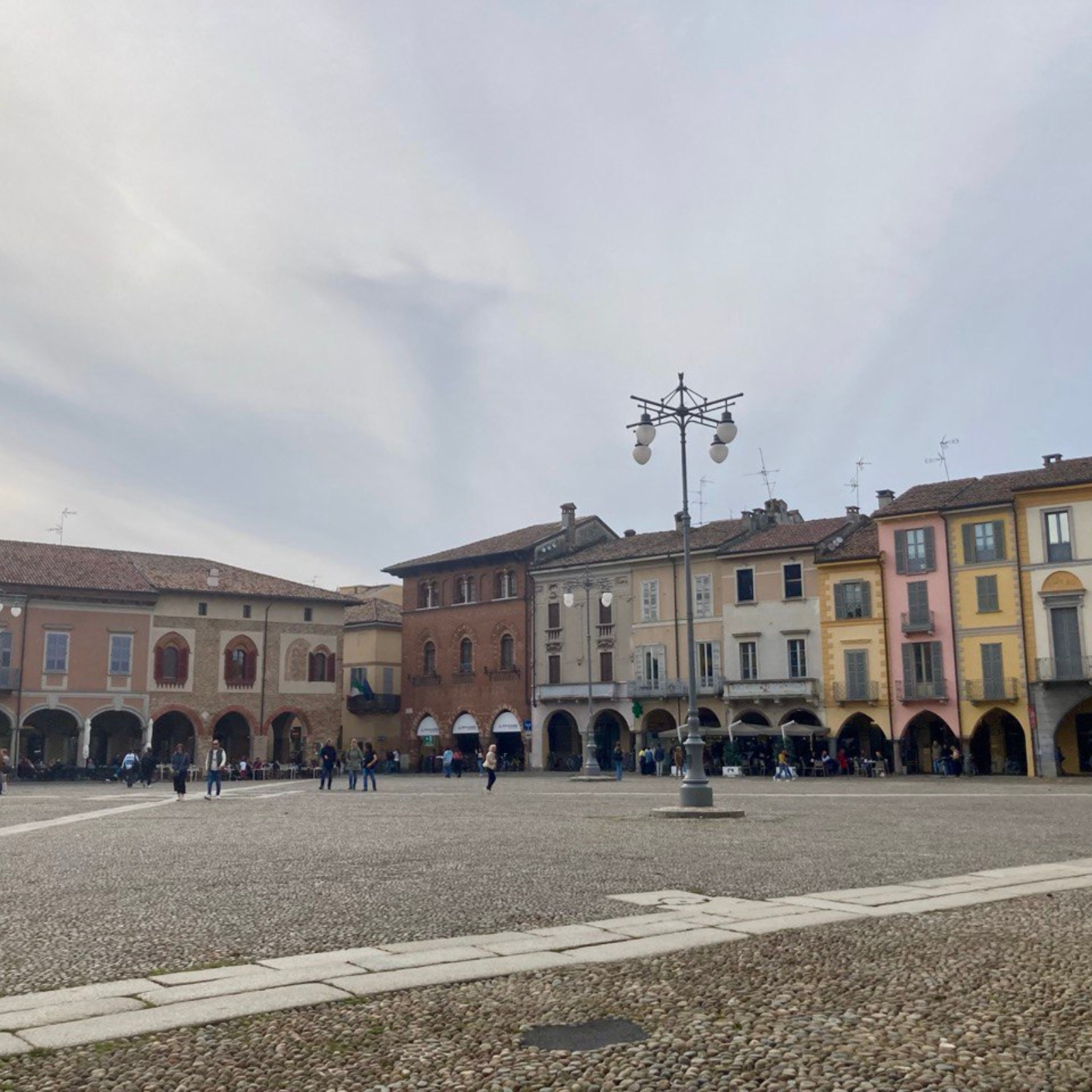 Le ronde neofasciste di Lodi