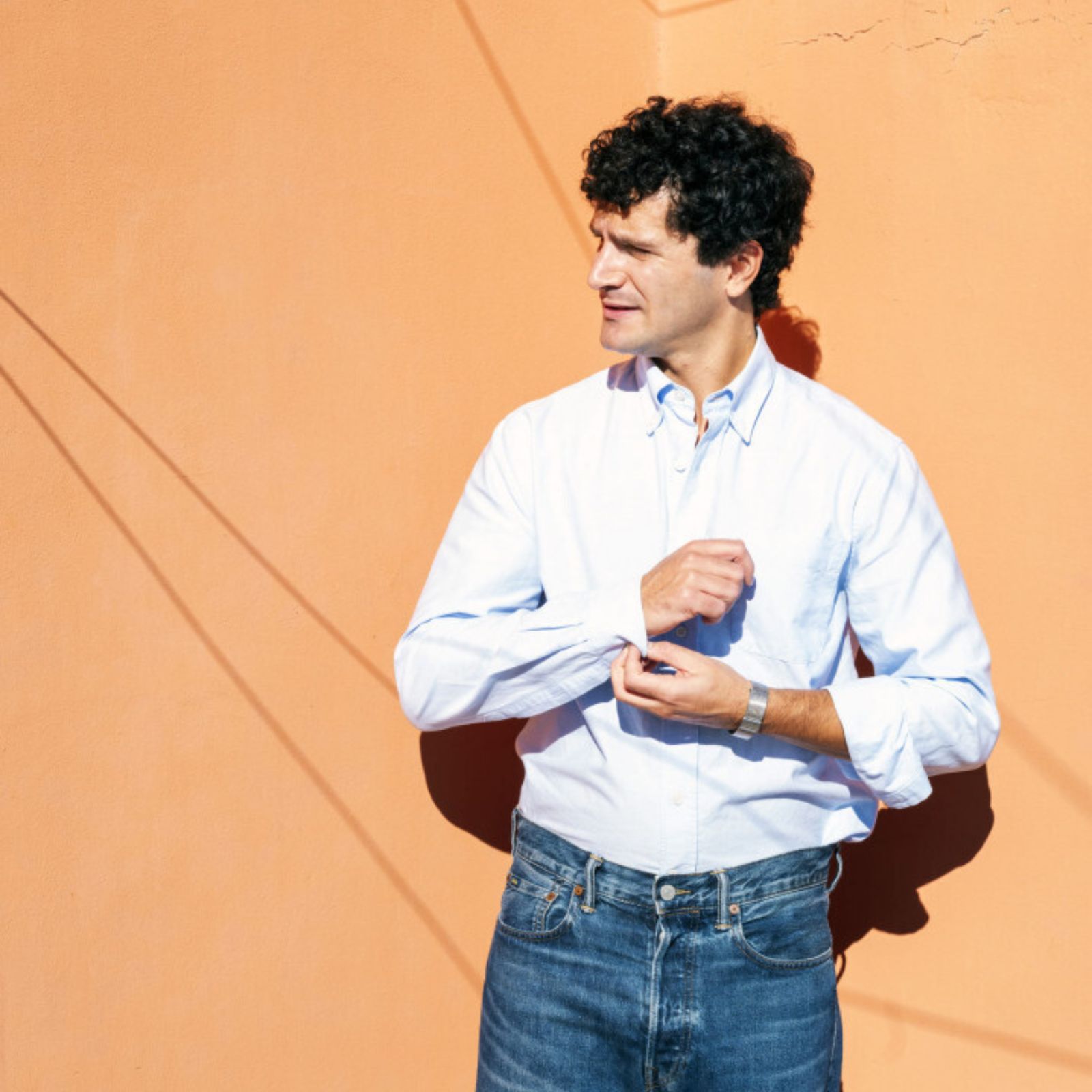 L’amore ai tempi dello scrolling e dell’AI: Tutti Fenomeni racconta il nuovo album