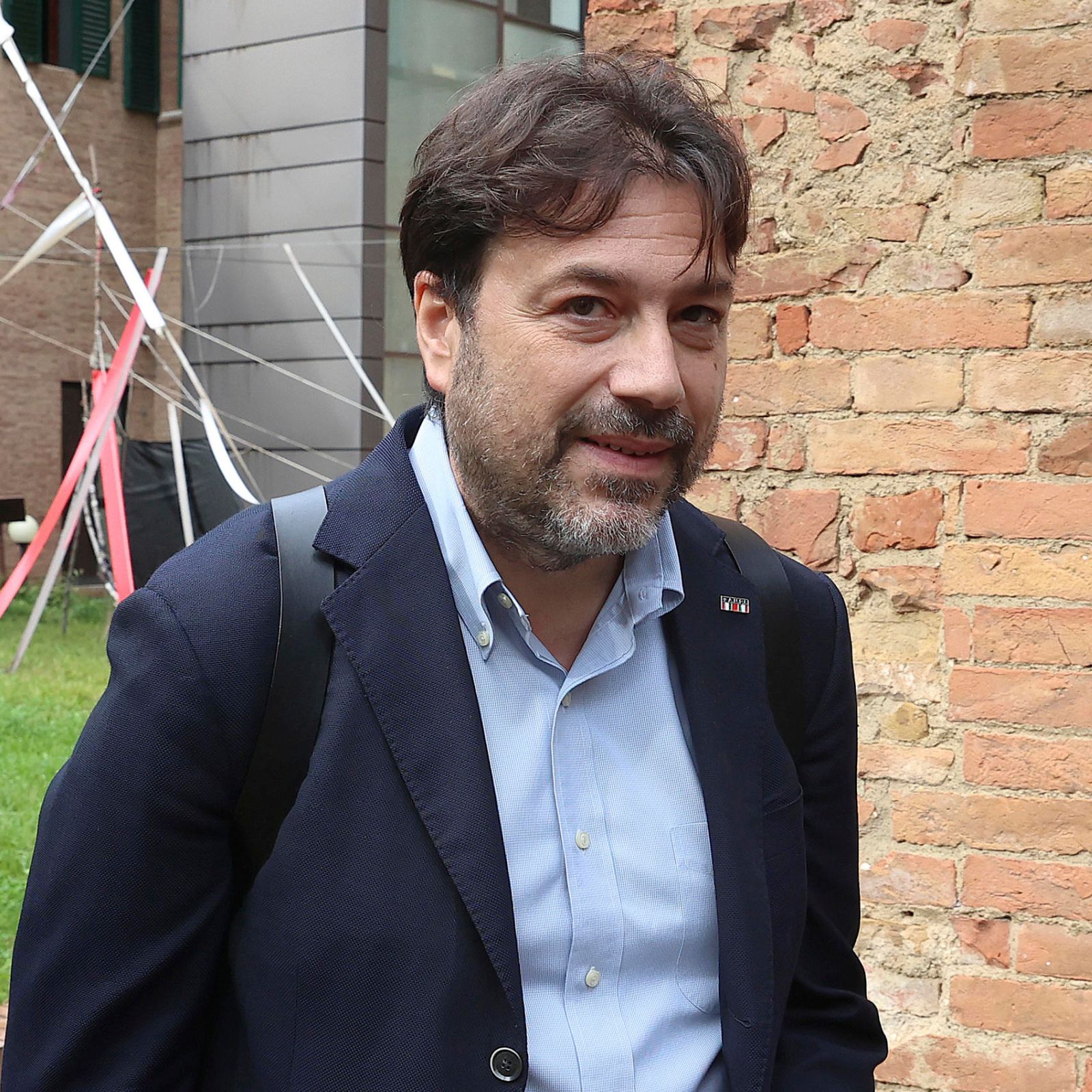 Come il governo italiano sta privatizzando i musei in Italia episode artwork