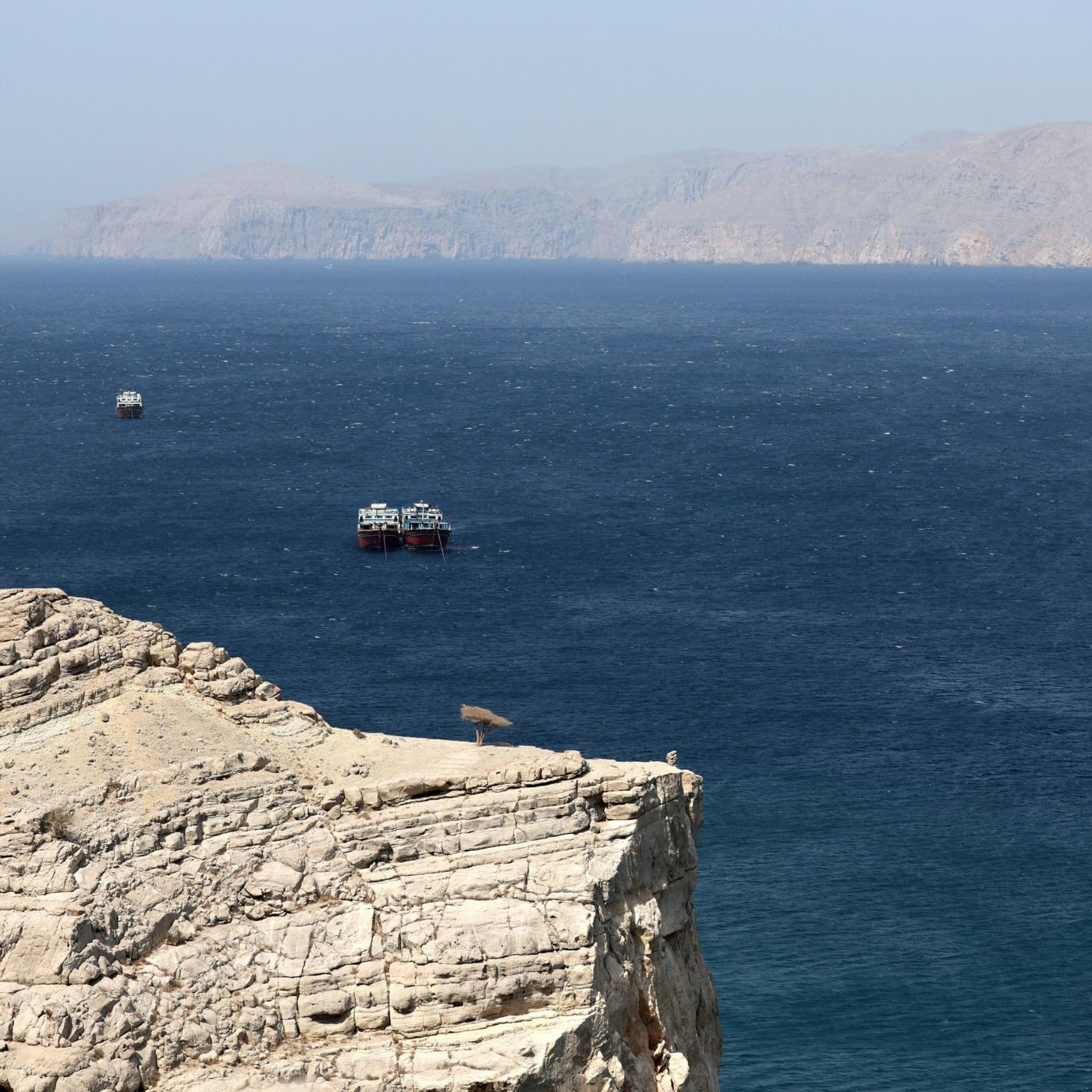 Acqua e petrolio: la guerra si gioca sull’attacco e la disponibilità delle risorse