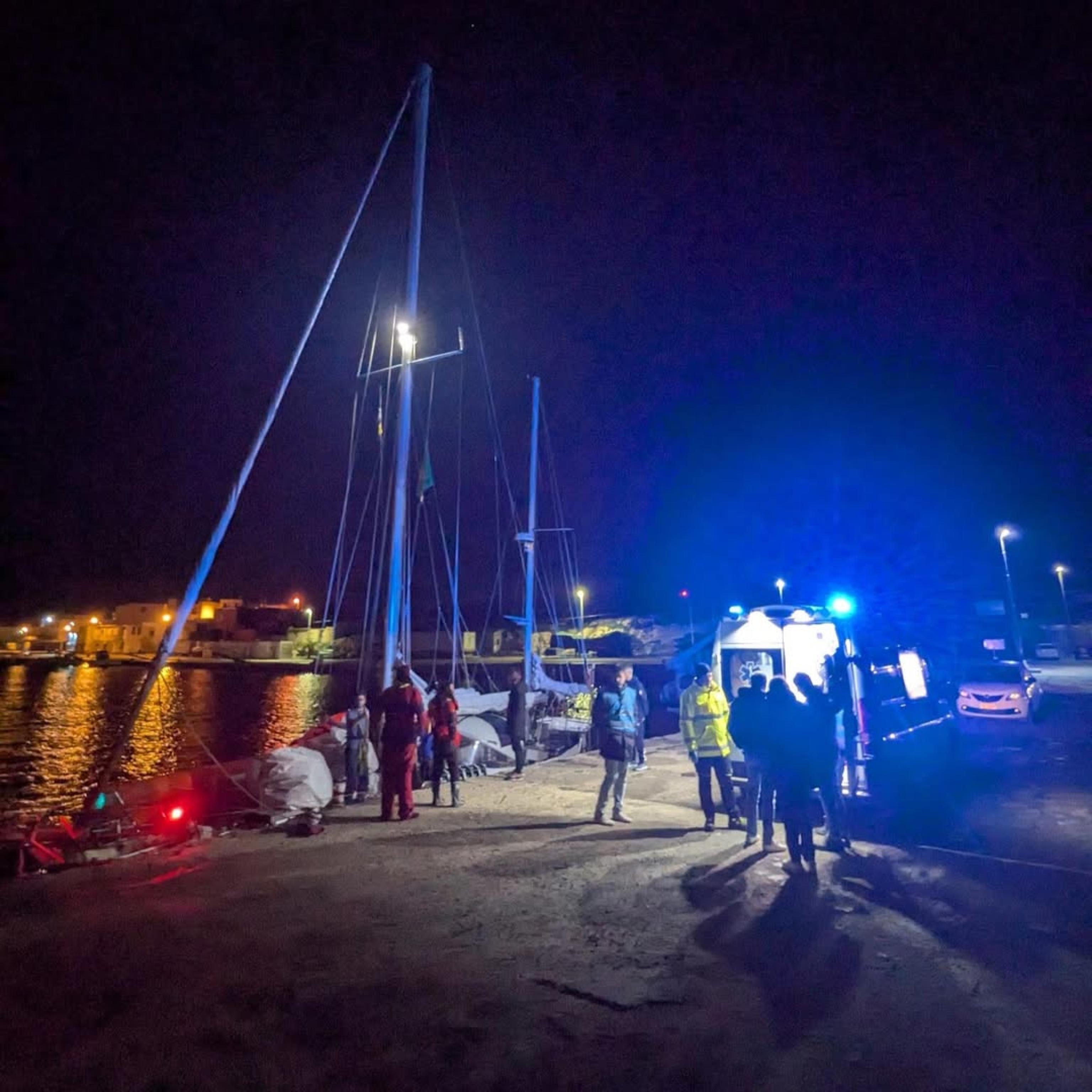 Lampedusa, una bambina di 11 anni è l'unica superstite di un naufragio