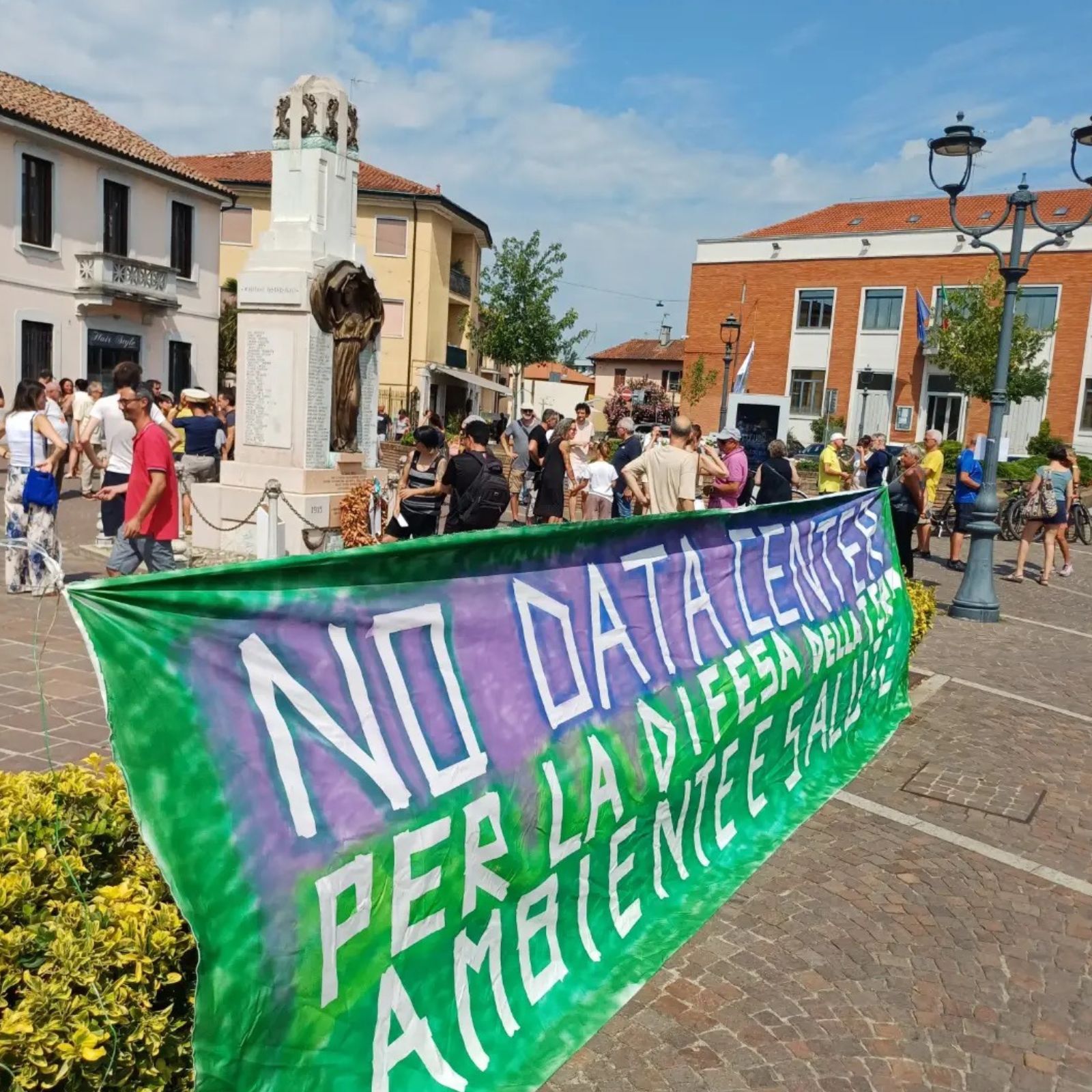 Nel Parco Sud Milano, a Lachiarella, la prima manifestazione contro i data center episode artwork