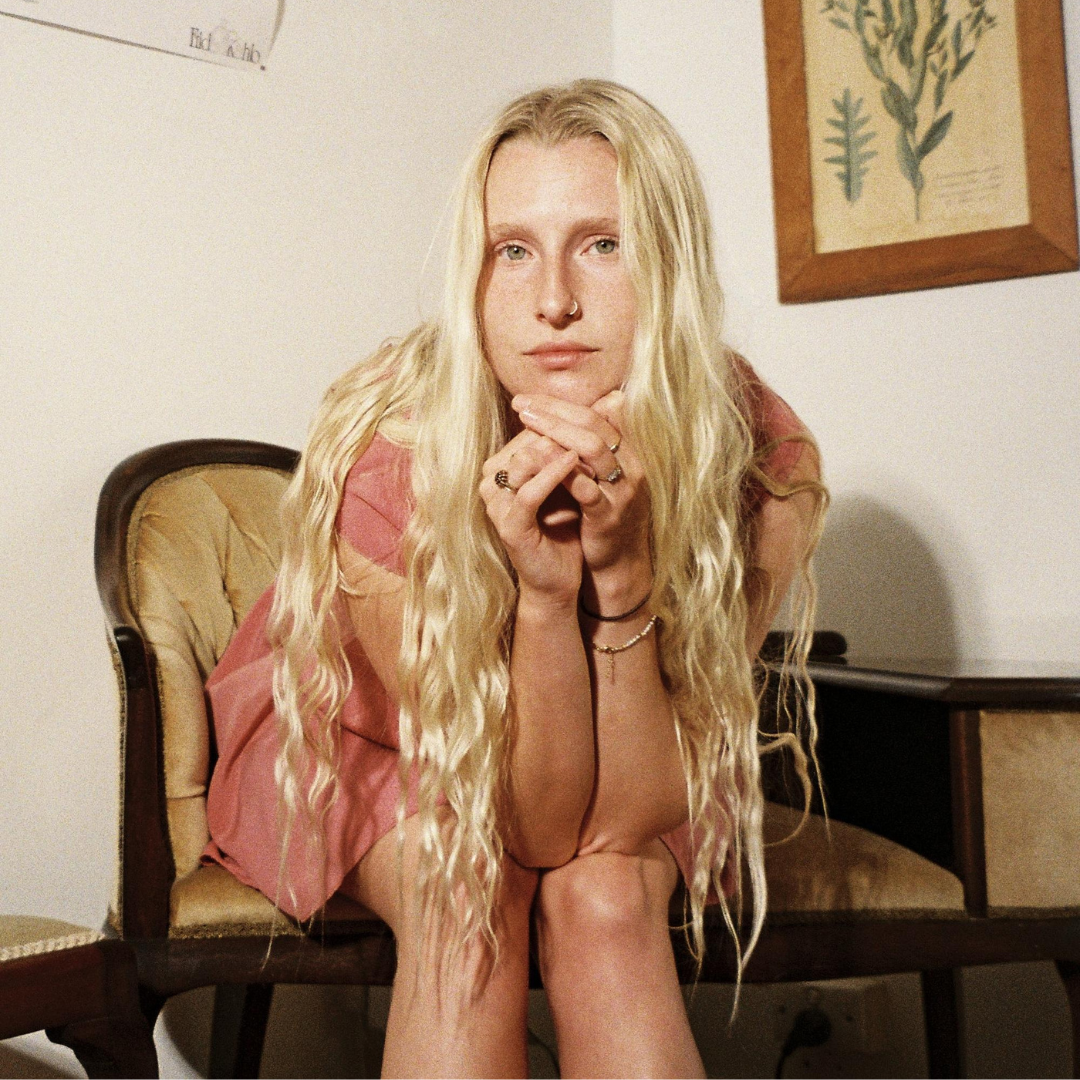 "L’identità e il suo significato" nel nuovo album di Billie Marten