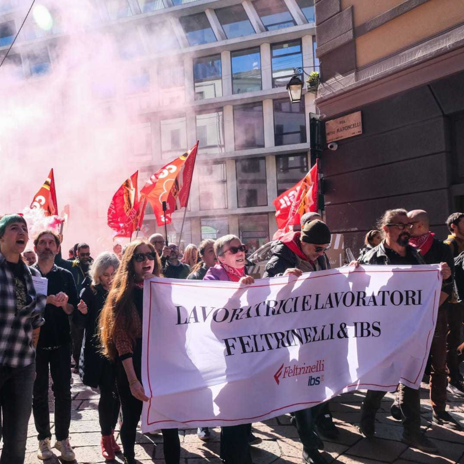 Buoni pasto da fame e rinnovo del contratto: sciopero nelle librerie Feltrinelli