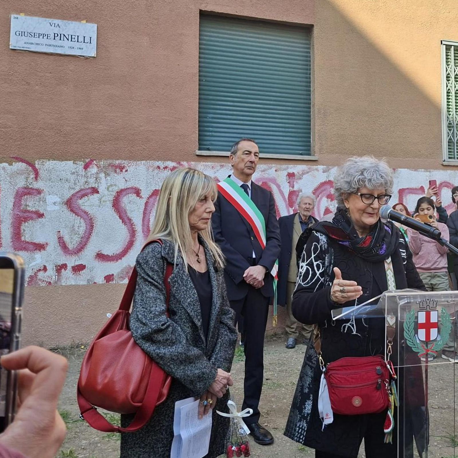 Ora Milano ha una via intitolata a Giuseppe Pinelli "anarchico partigiano"