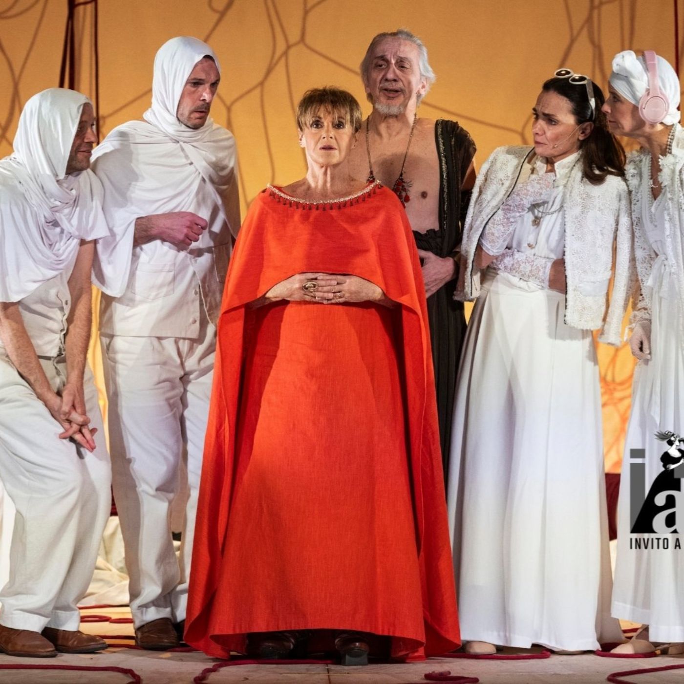 Al Teatro Carcano Lella Costa diventa Lisistrata diretta da Serena Sinigaglia