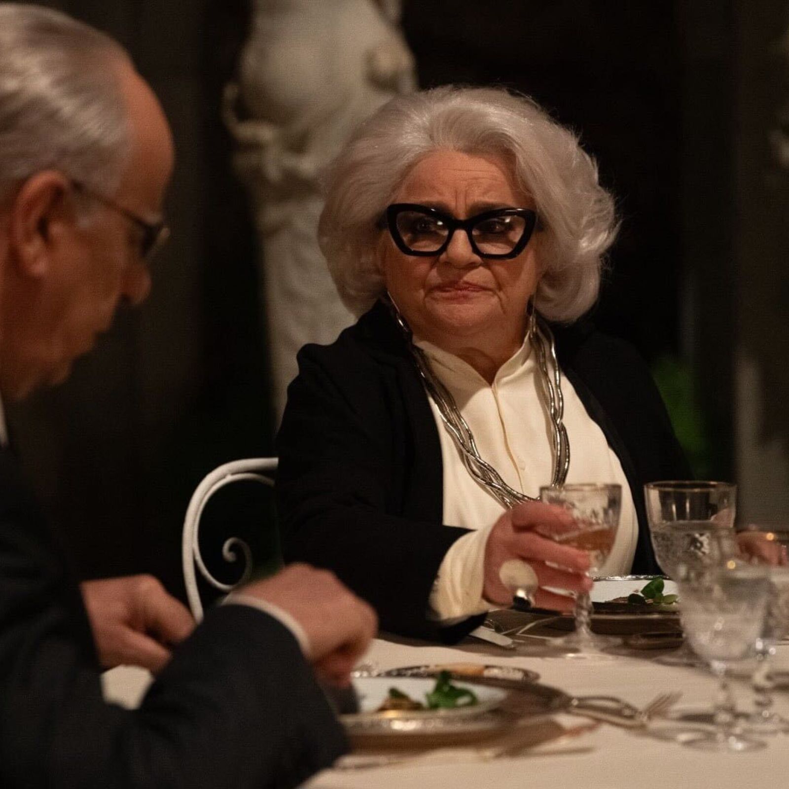 La Grazia di Milvia Marigliano è nella libertà di Coco Valori, che irride il potere