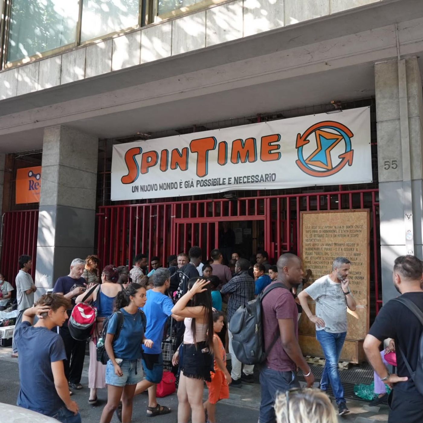 Principio d'incendio a Spin Time a Roma, ora il Governo vuole lo sgombero