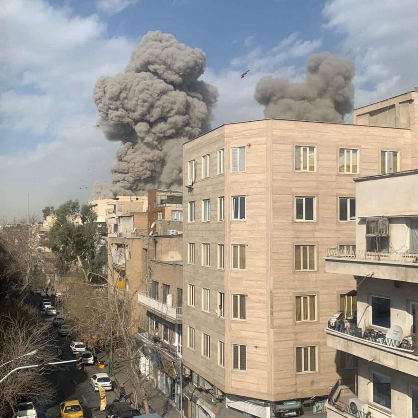 Attacco all'Iran: la sorte di Khamenei, le vittime civili. Cosa sappiamo finora. Lo speciale di Radio Popolare